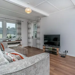 Pass The Keys Cosy And Spacious 2 Beds Flat With - Free Parking Apartment